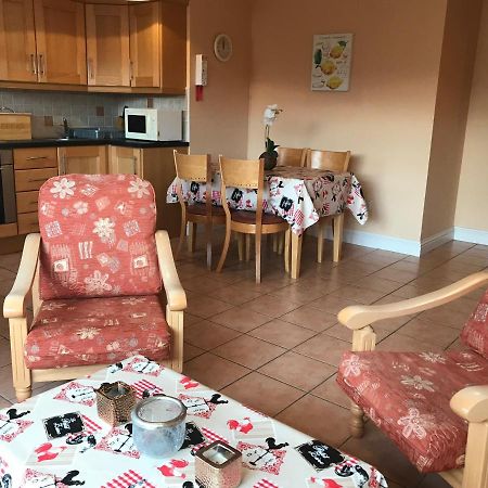 Kings Court Holiday Apartments Тралі Екстер'єр фото